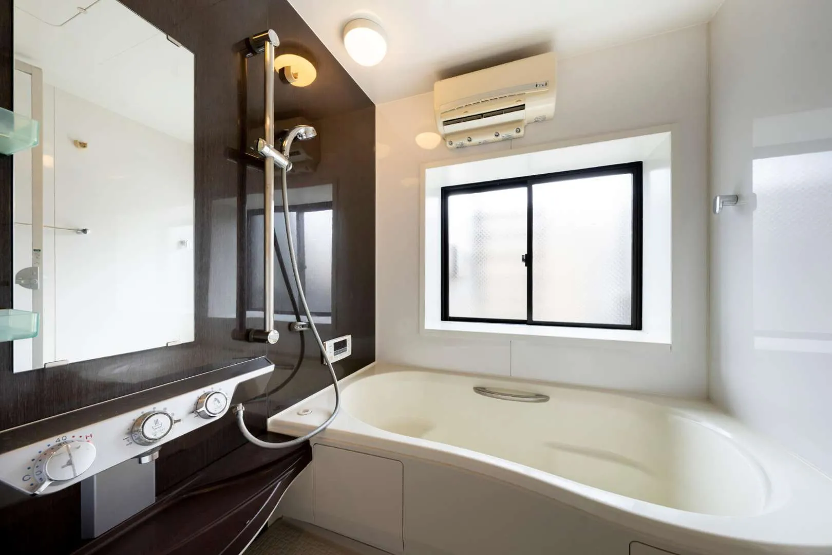 バスタブを交換するなら、その他のリフォームも同時にやるべき？